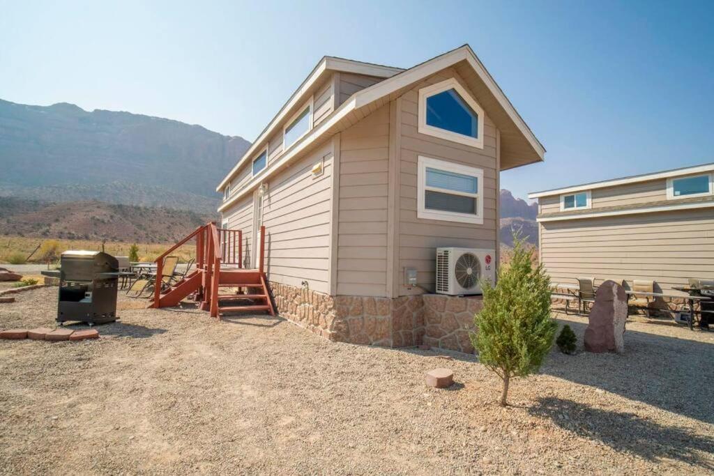 Redrock Moab Tiny House W Large Loft Site 8 빌라 외부 사진